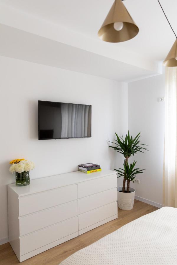 Studio 8 I One Bedroom Apartment I Airport I Therme Otopeni Dış mekan fotoğraf