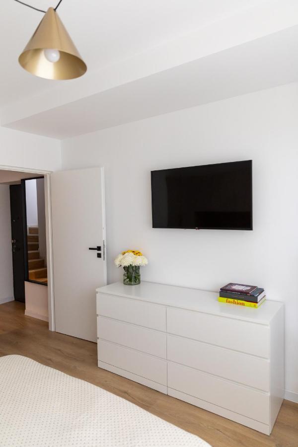 Studio 8 I One Bedroom Apartment I Airport I Therme Otopeni Dış mekan fotoğraf