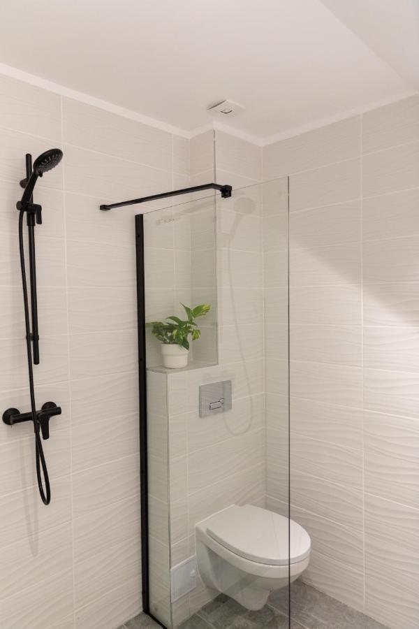 Studio 8 I One Bedroom Apartment I Airport I Therme Otopeni Dış mekan fotoğraf