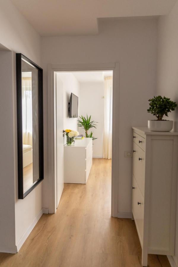 Studio 8 I One Bedroom Apartment I Airport I Therme Otopeni Dış mekan fotoğraf